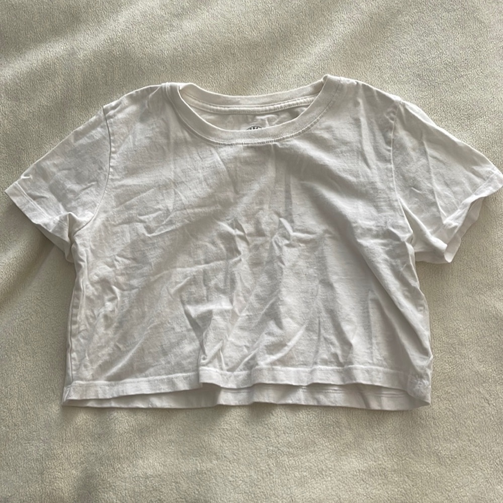 women’s crop top